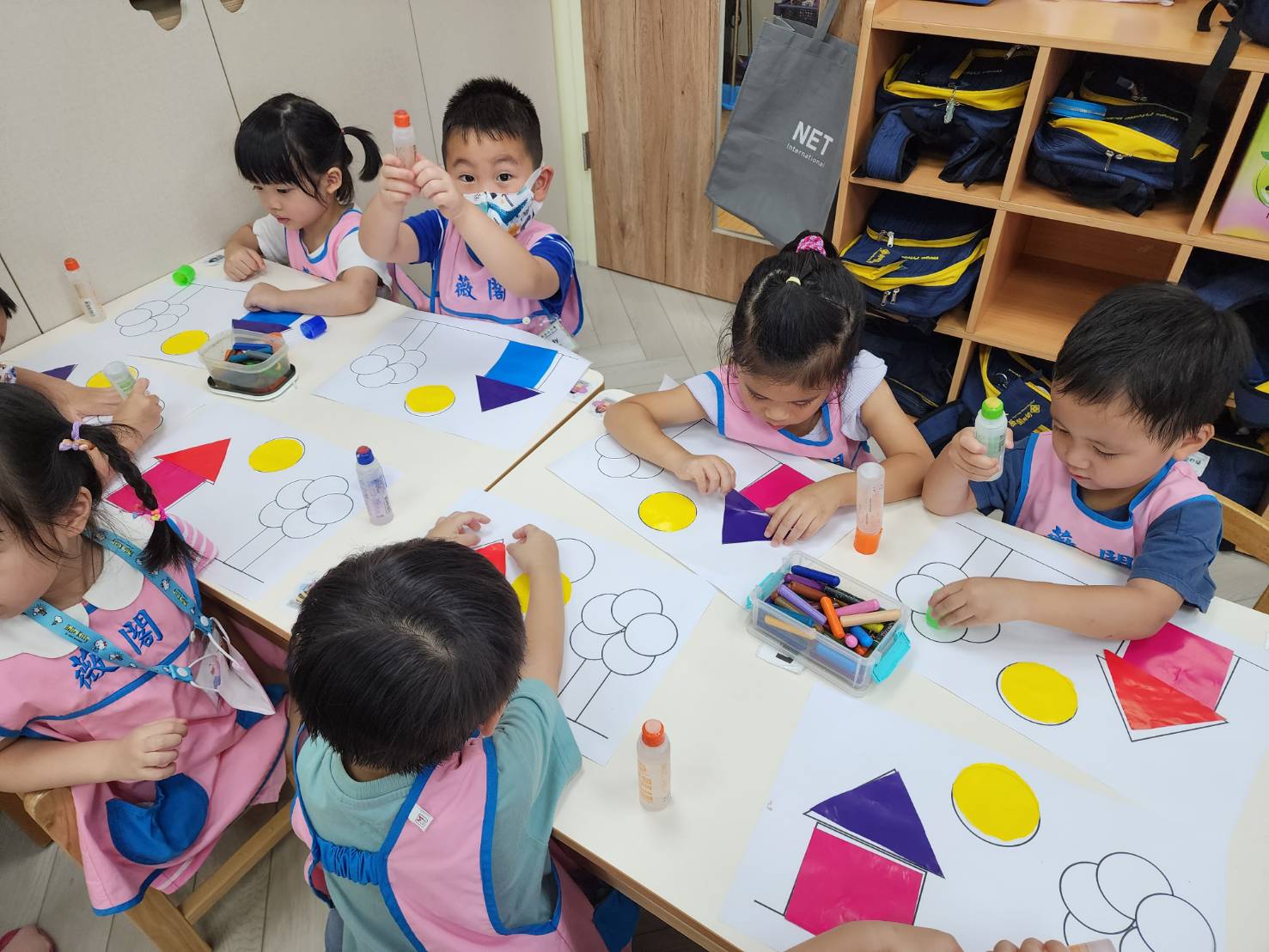 小班孩子用形狀做美術